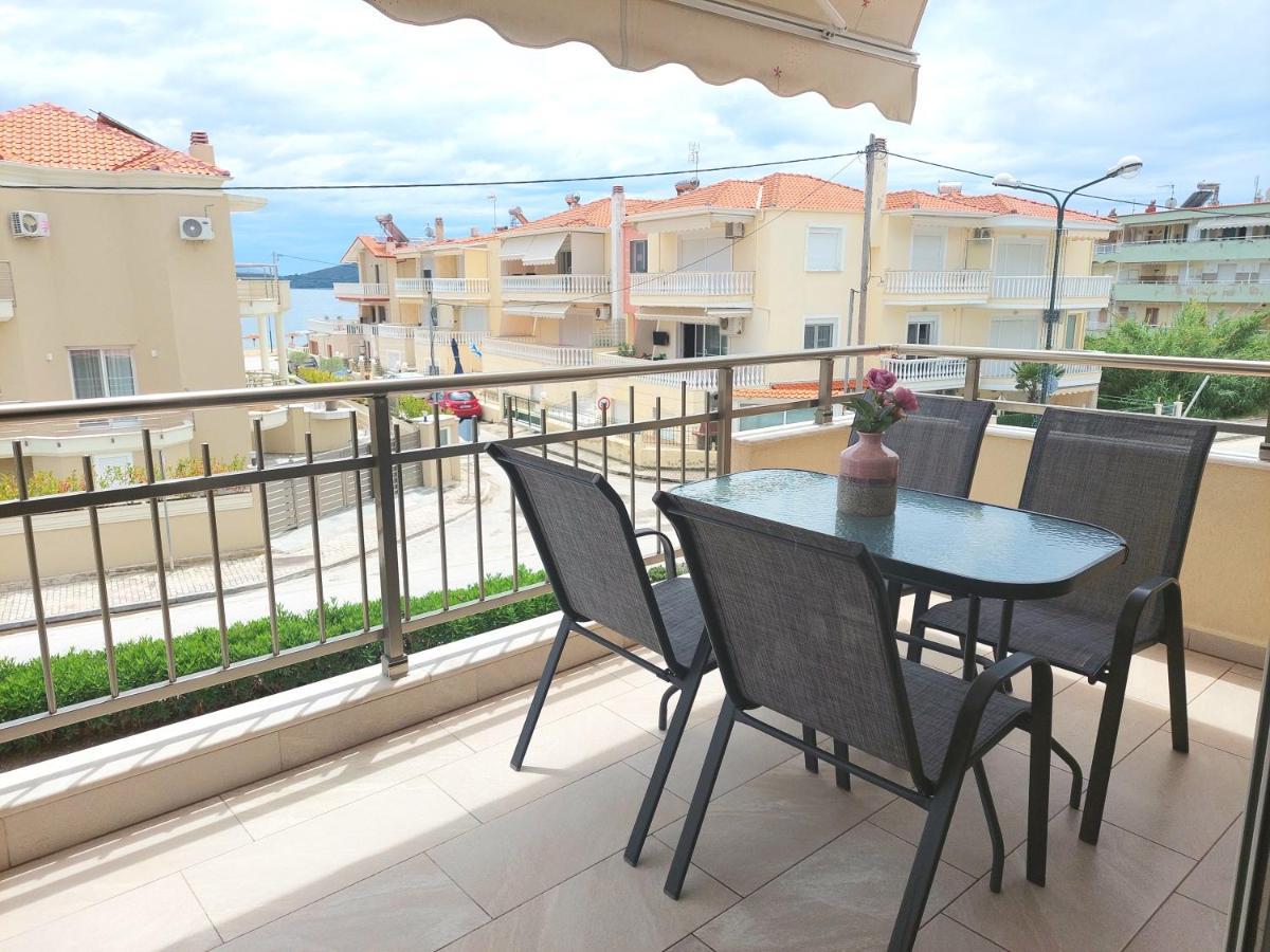 Myrsini'S Sea View Apartment Неа-Перамос Екстер'єр фото